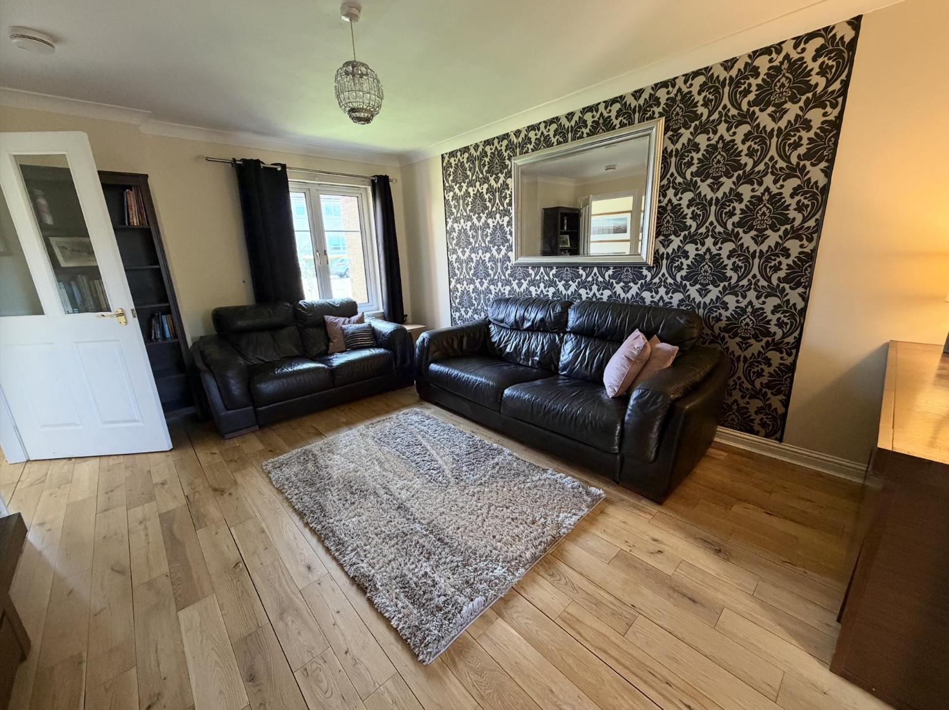Glasgow Central - Entire House - Free Parking , Free Super Fast Wifi , Private Garden & Parking Security — Photos 1